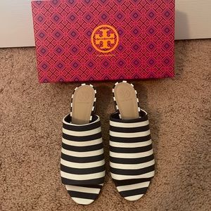 NWOT Tory Burch Slide Navy And White Sandals